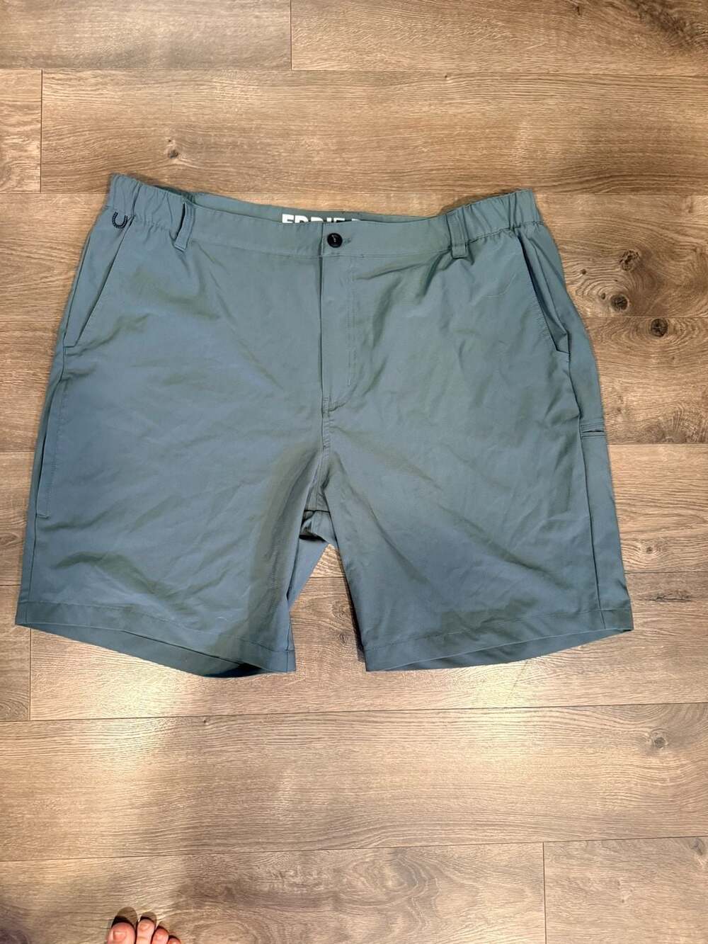 Eddie Bauer Men's XXL Green Hybrid Performance Outdoor Shorts